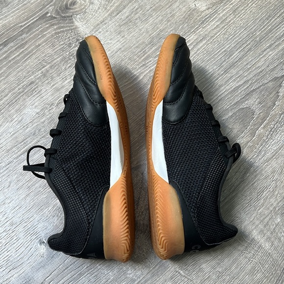 *LIKE NEW* Adidas Copa 19.3 Indoor - Picture 4 of 9